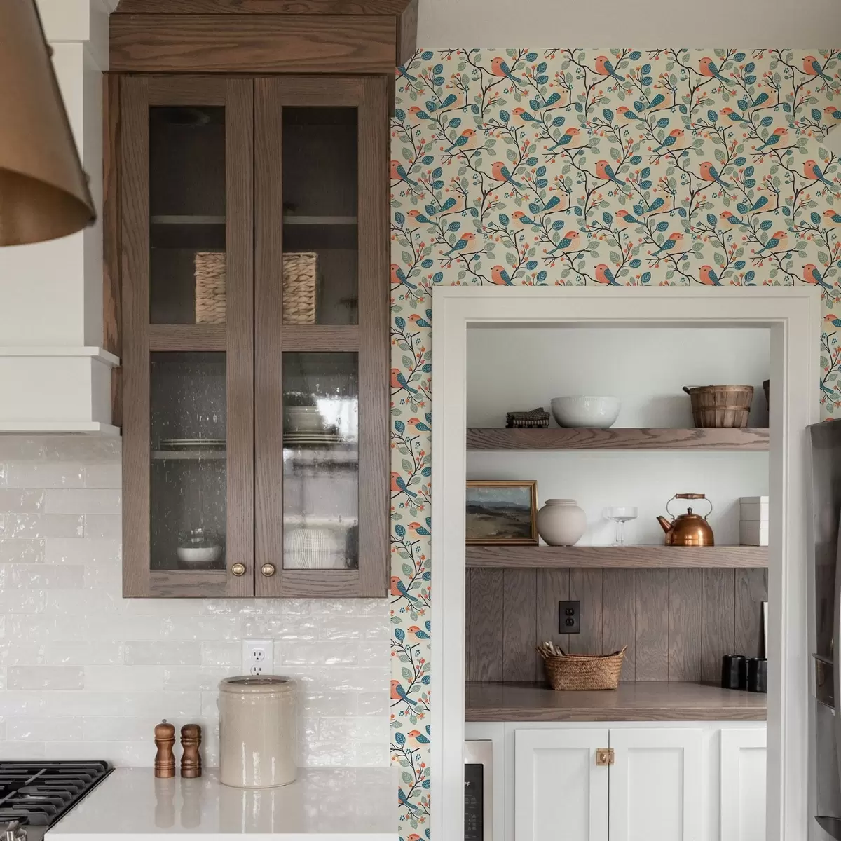 Papel pintado Pájaros en las ramas y bayas de colores cálidos a00128v1