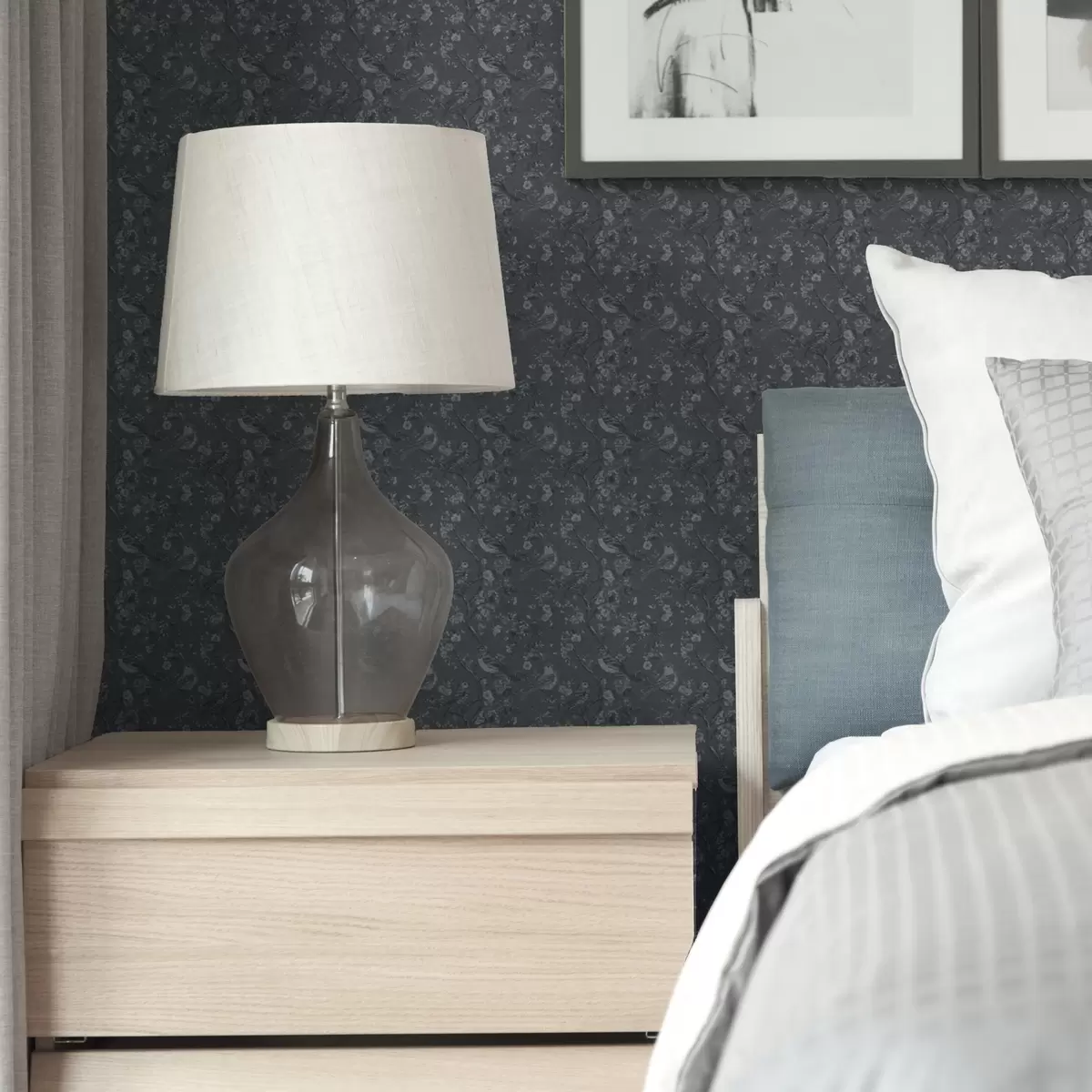 Papel pintado Estampado oscuro con pájaros y flores, estilo clásico a00281