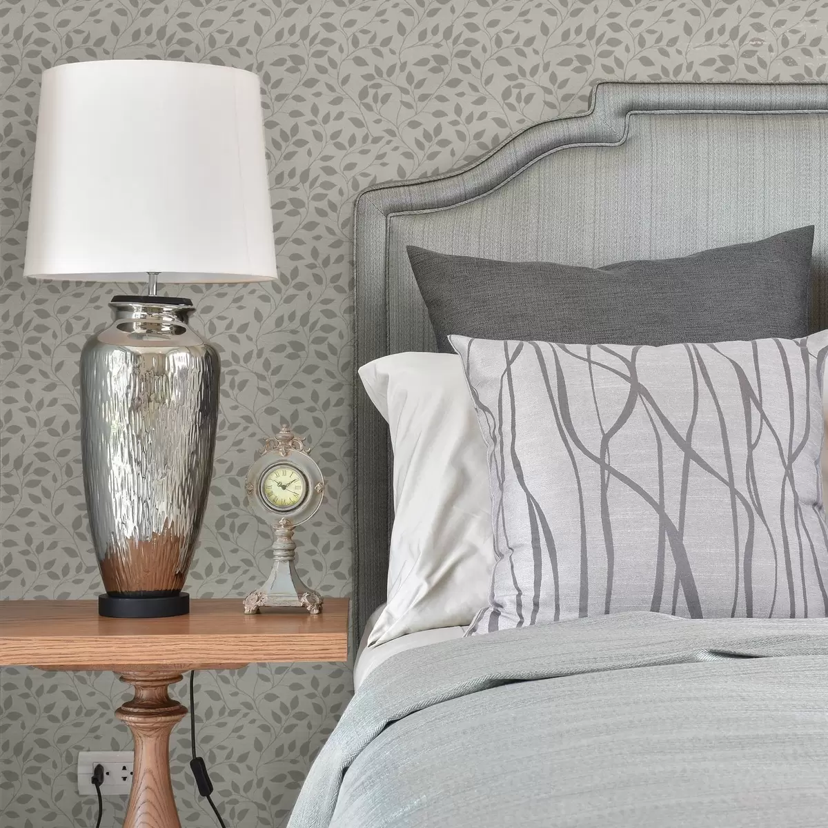 Papel pintado Enredaderas monocromas sobre un lienzo de textura fina a00386