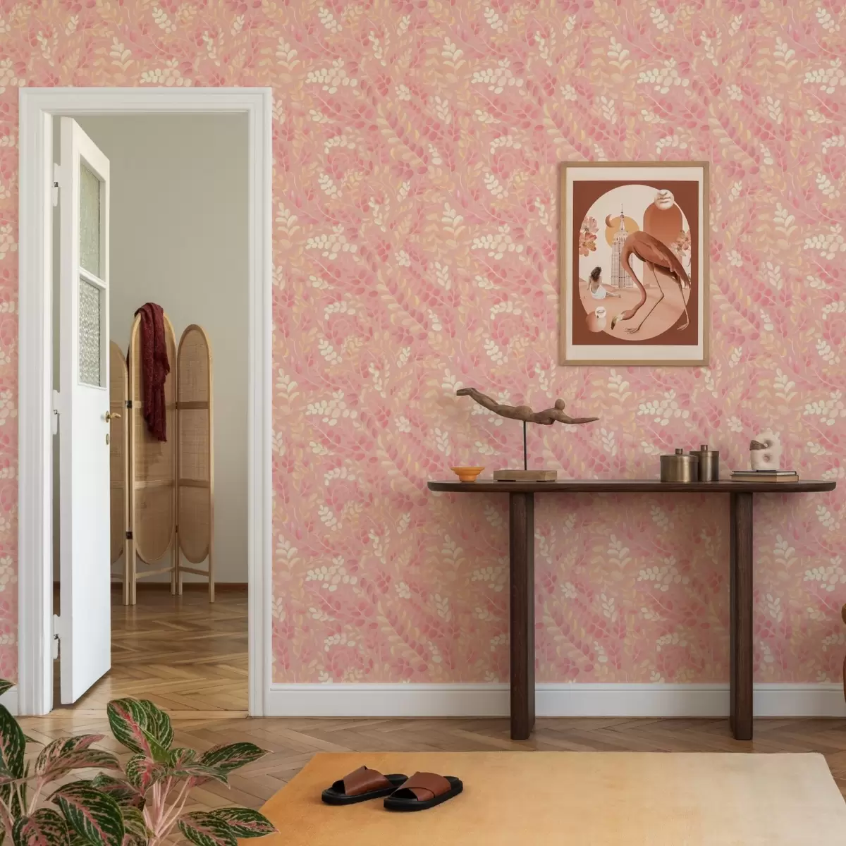 Papel pintado Delicado follaje rosa-melocotón con un suave brillo de color a00799