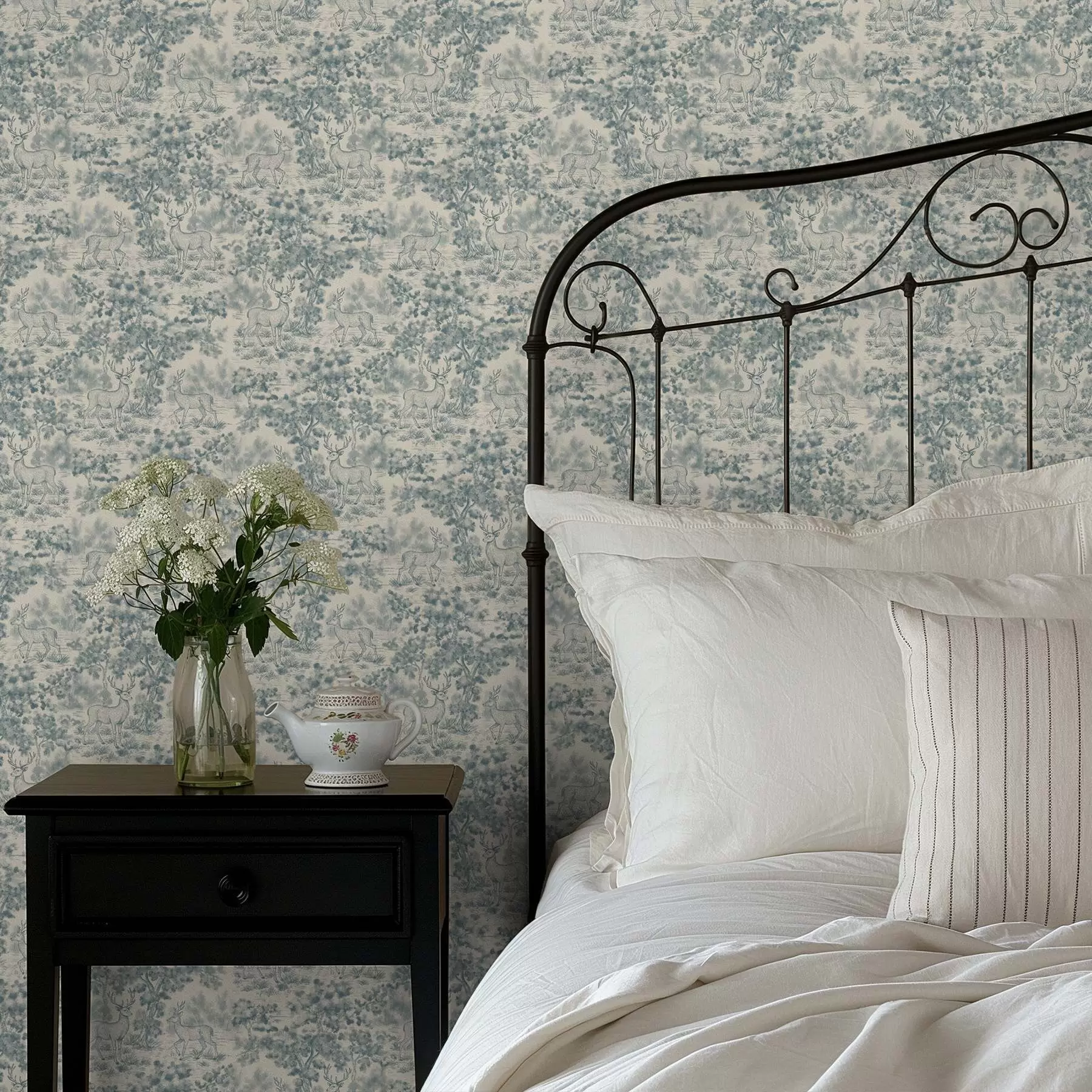 murales de pared Escena monocromática de ciervos en el bosque a00748