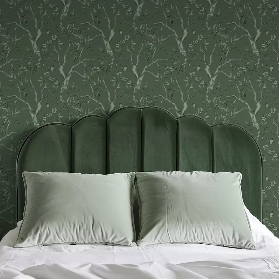 murales de pared Ramas con flores verdes y mariposas sobre un fondo oscuro. a00951v3