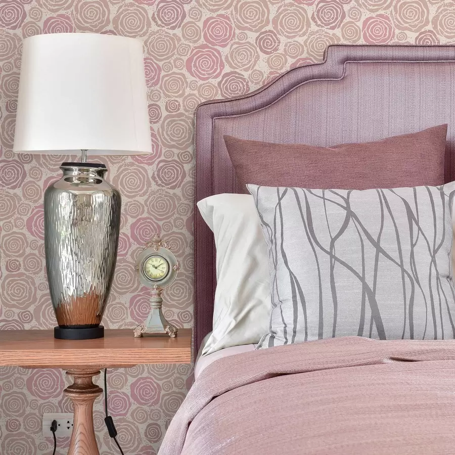 murales de pared Rosas rosadas en espiral y salpicaduras sobre un fondo claro. a00955