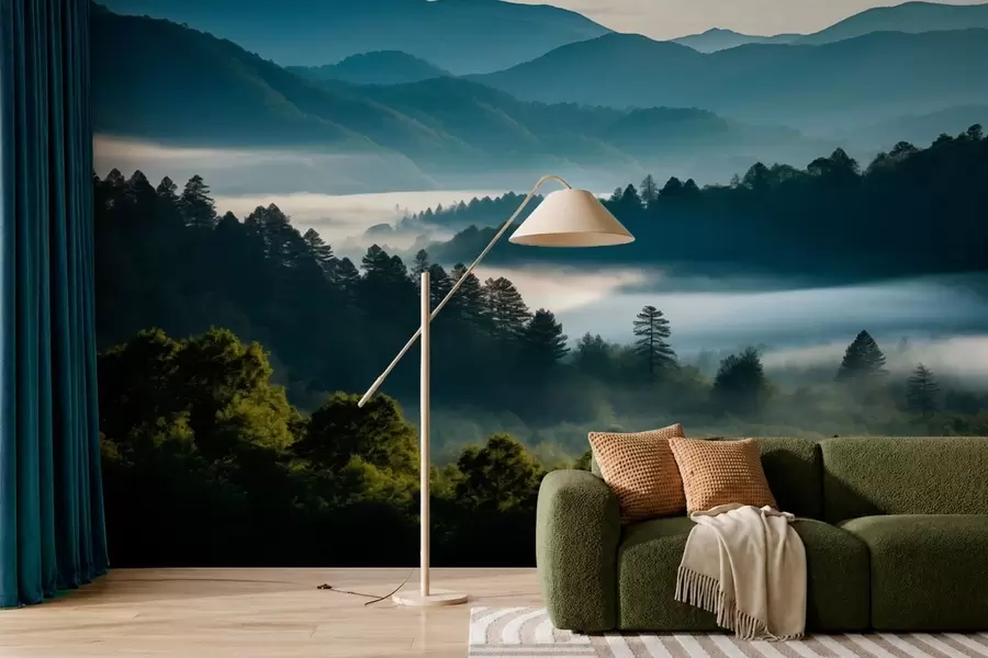 murales de pared Paisaje montañoso con niebla y bosques al amanecer w05573