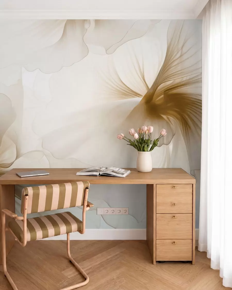 murales de pared Flores en tonos rosados suaves con pétalos vaporosos y translúcidos, al estilo acuarela; una elegante composición floral w05360v1